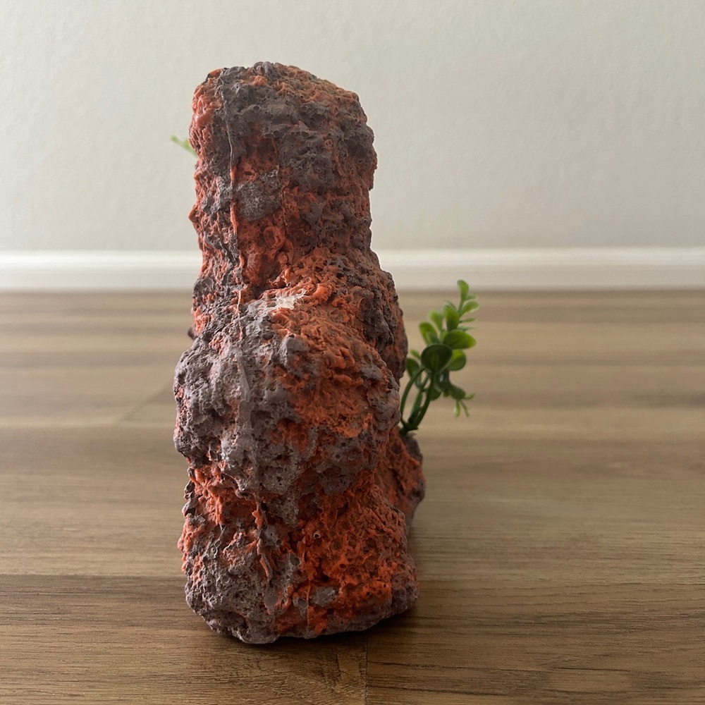 Volcanic Rock Aquarium Decoration with Faux Plants – Natural Lava Style- Used - Picture 6 of 7